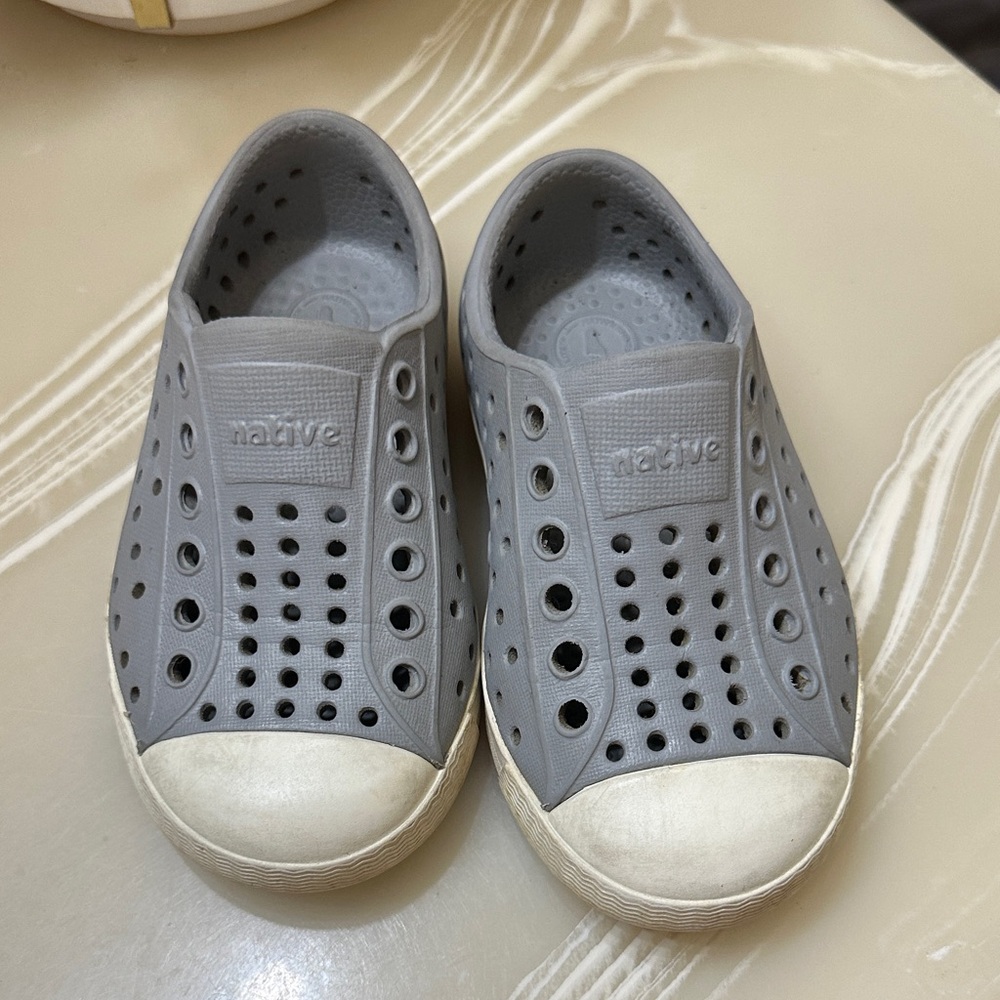 Native Kids Gray Water Shoes